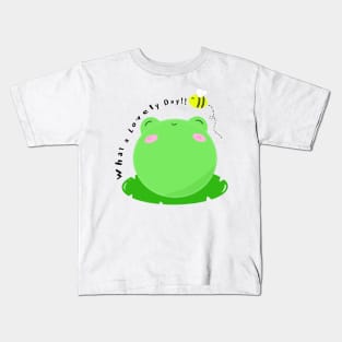 Kawaii DODO the froggie having a lovely day Kids T-Shirt